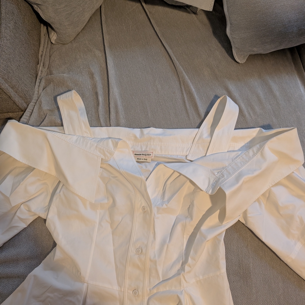Alexander McQueen Cream Off-Shoulder Top